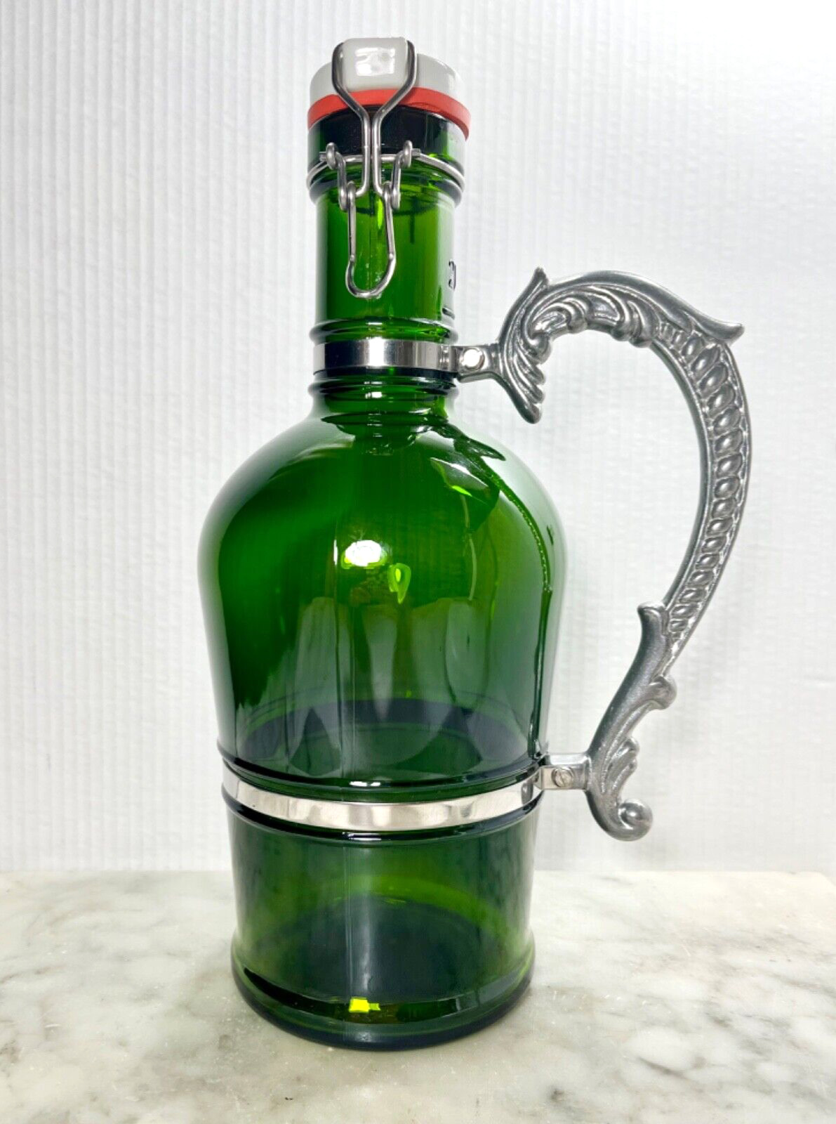 Beer Growler Muster Geschutzt  2L Large Green glass bottle flip top stopper