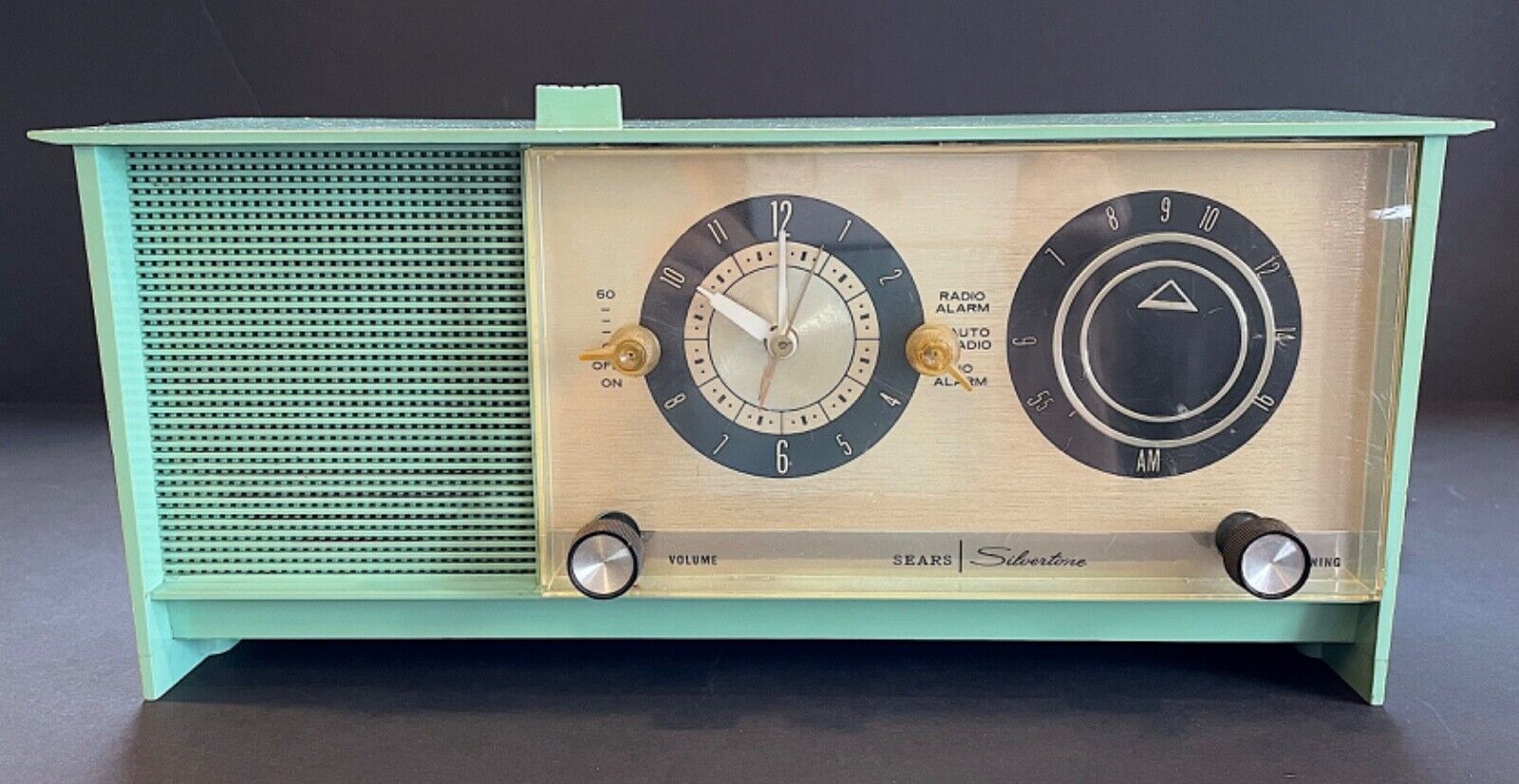 Vintage MCM Sears Silvertone Turquoise Vacuum Tube AM Clock Radio c 1950s #5034