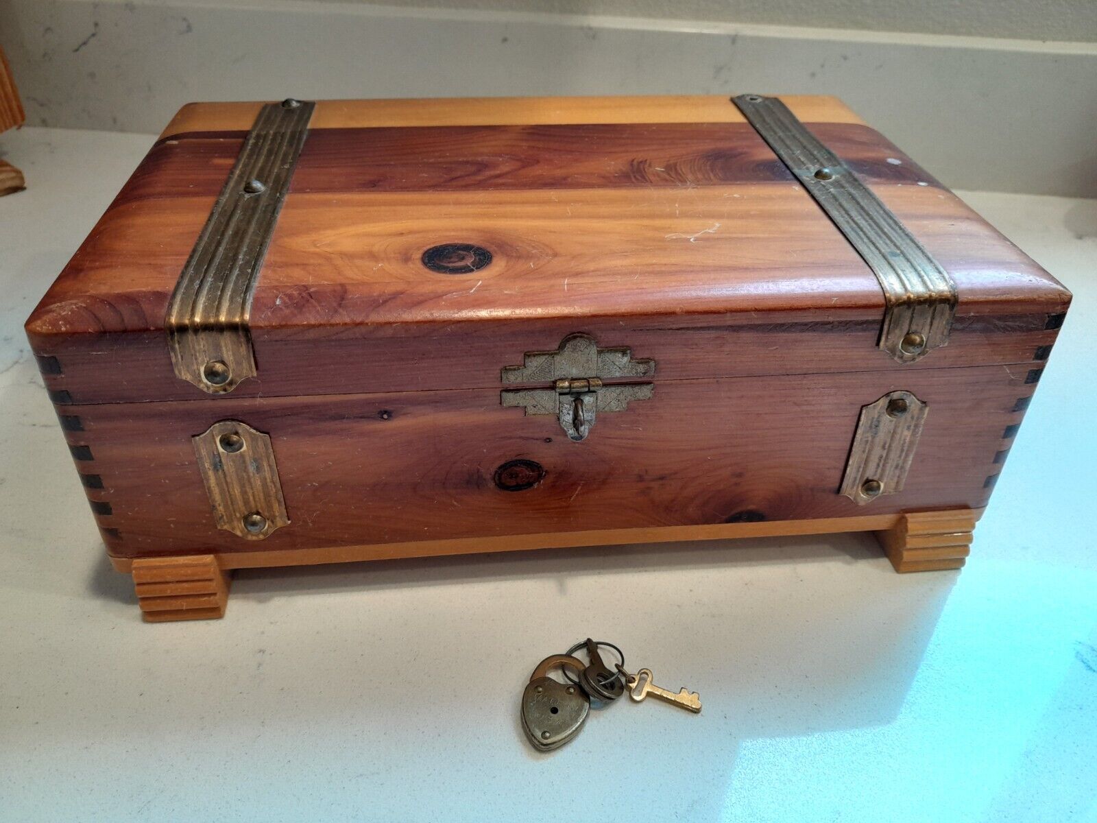Gorgeous Vintage 1950s Cedar Chest Wood Jewelry Trinket Stash Box W/Lock&Key