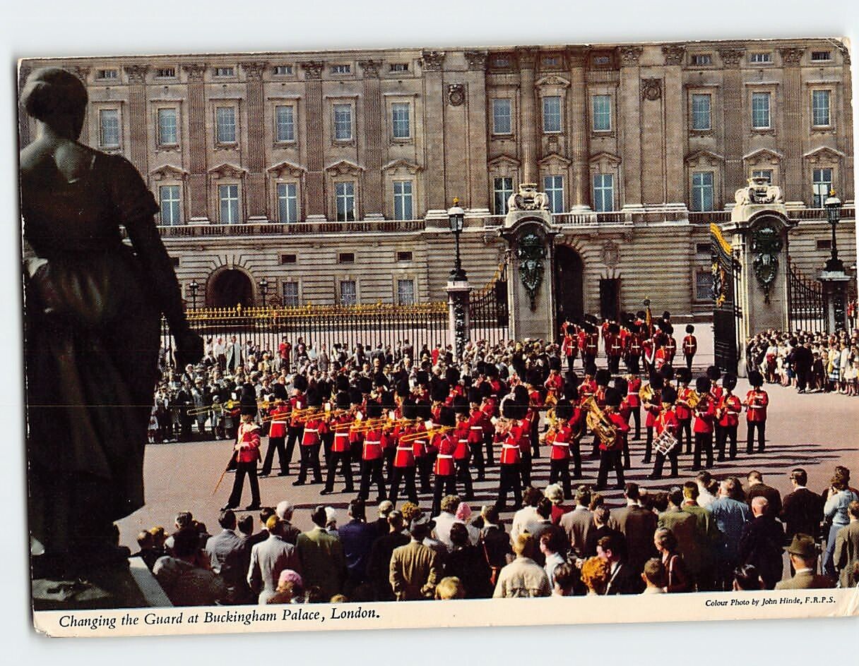 Postcard Changing the Guard at Buckingham Palace, London, England