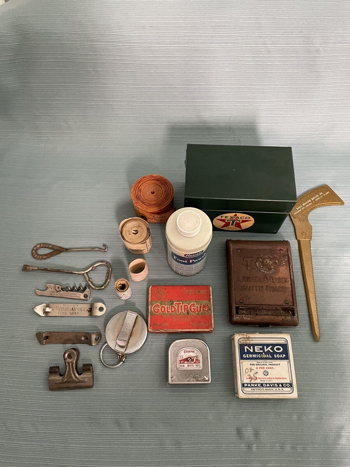 GREAT LOT OF VINTAGE MIXED ADVERTISING ITEMS