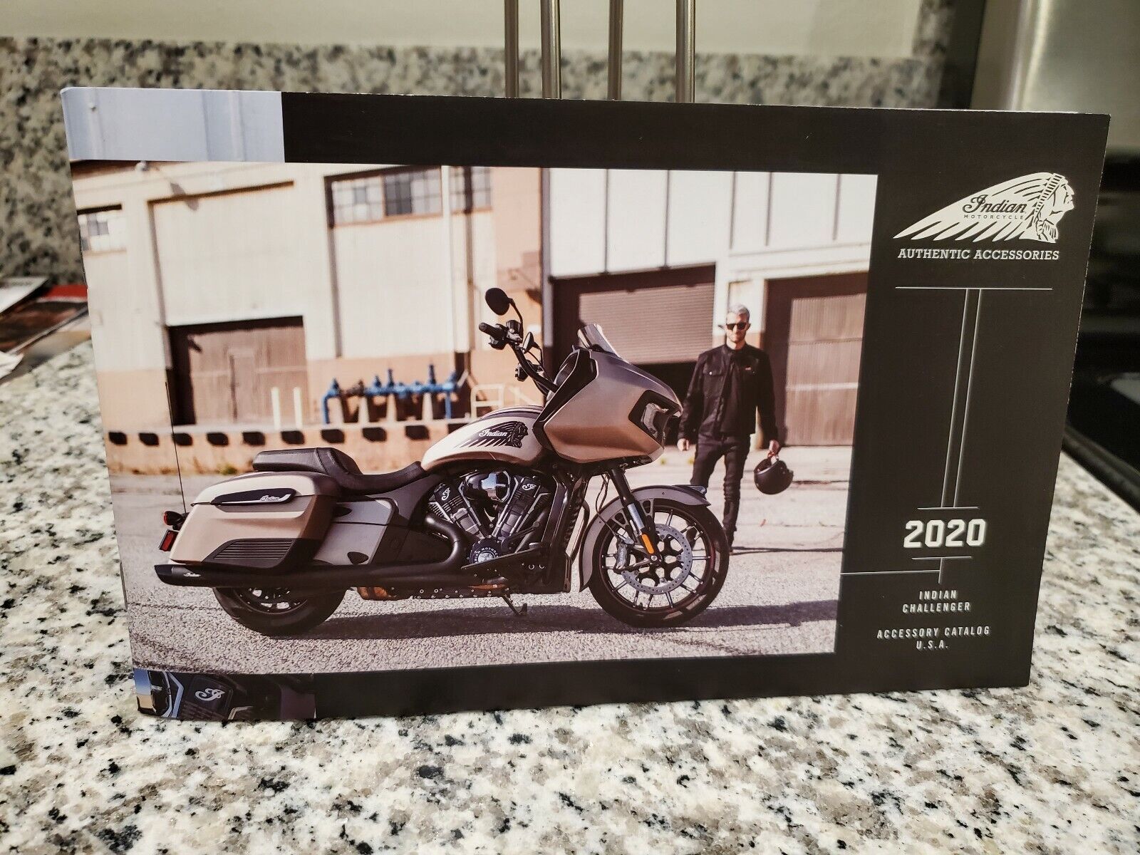 INDAIN MOTORCYCLES  / AUTHENTIC ACCESSORIES 2020 CHALLENGER CATALOG ( 35 pages )