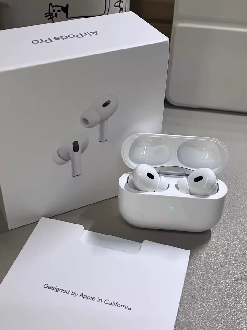 AppIe AirPods Pro (2nd Generation) Earphone Wireless Active Noise Reduction-Good
