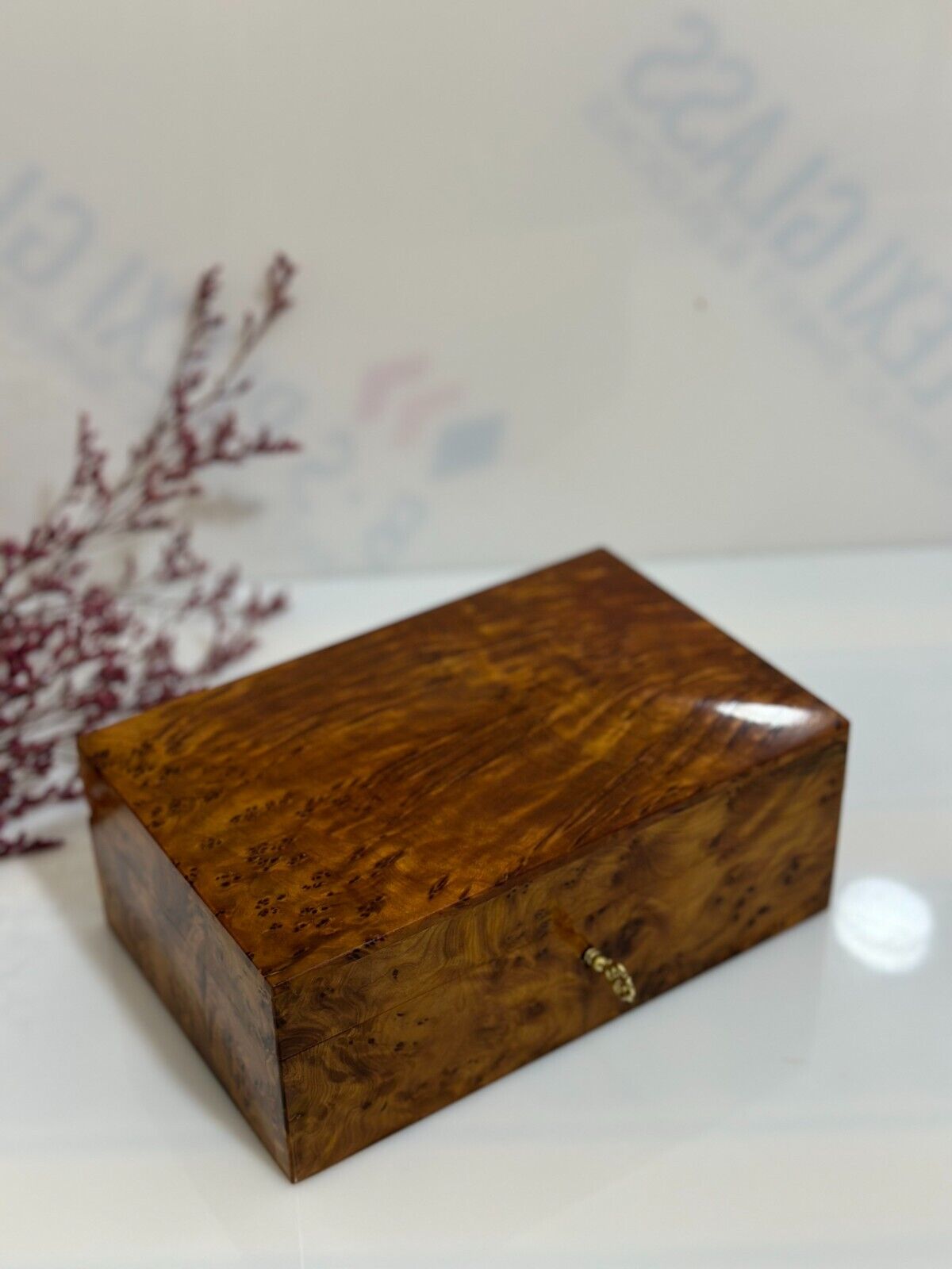 Antique Style Wood Storage Box Wooden Keepsake box organizer with key thuya wood
