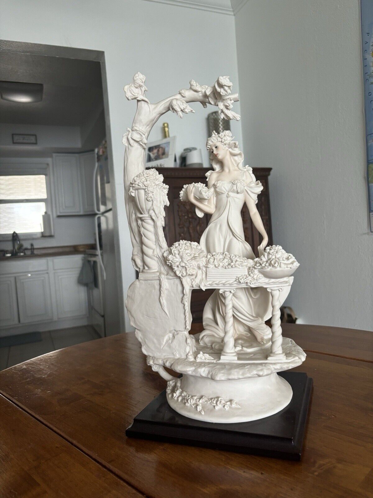 Giuseppe Armani The Flower Girl Porcelain Figure Statue Limited Edition