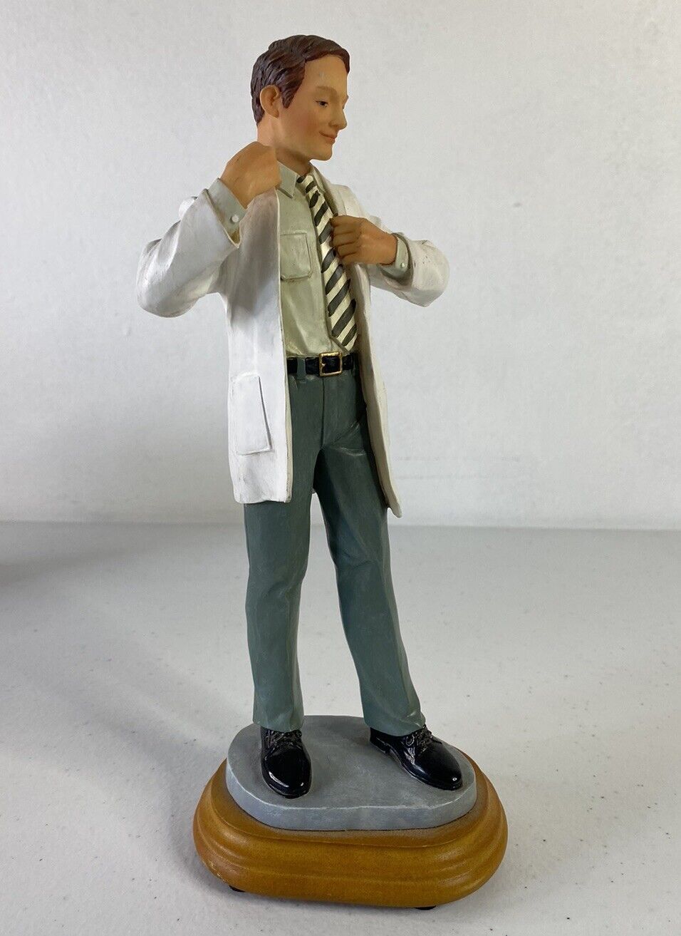 Vanmark Masters of Miracles Rites Of Passage Doctor Figurine DR94185 2001V M