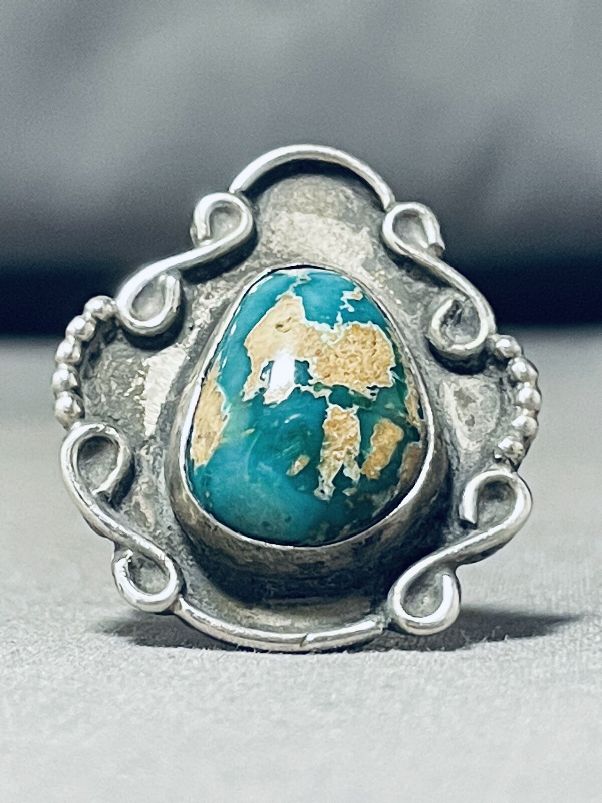 VERY EARLY ROYSTON TURQUOISE VINTAGE NAVAJO STERLING SILVER RING