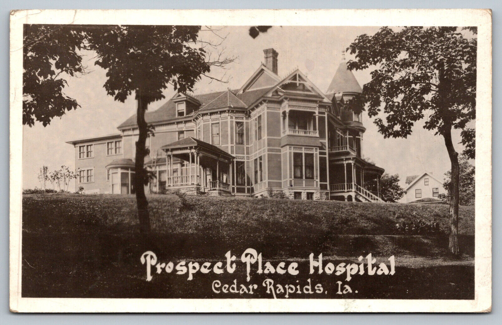 Postcard Prospect Place Hospital Cedar Rapids, IA B17
