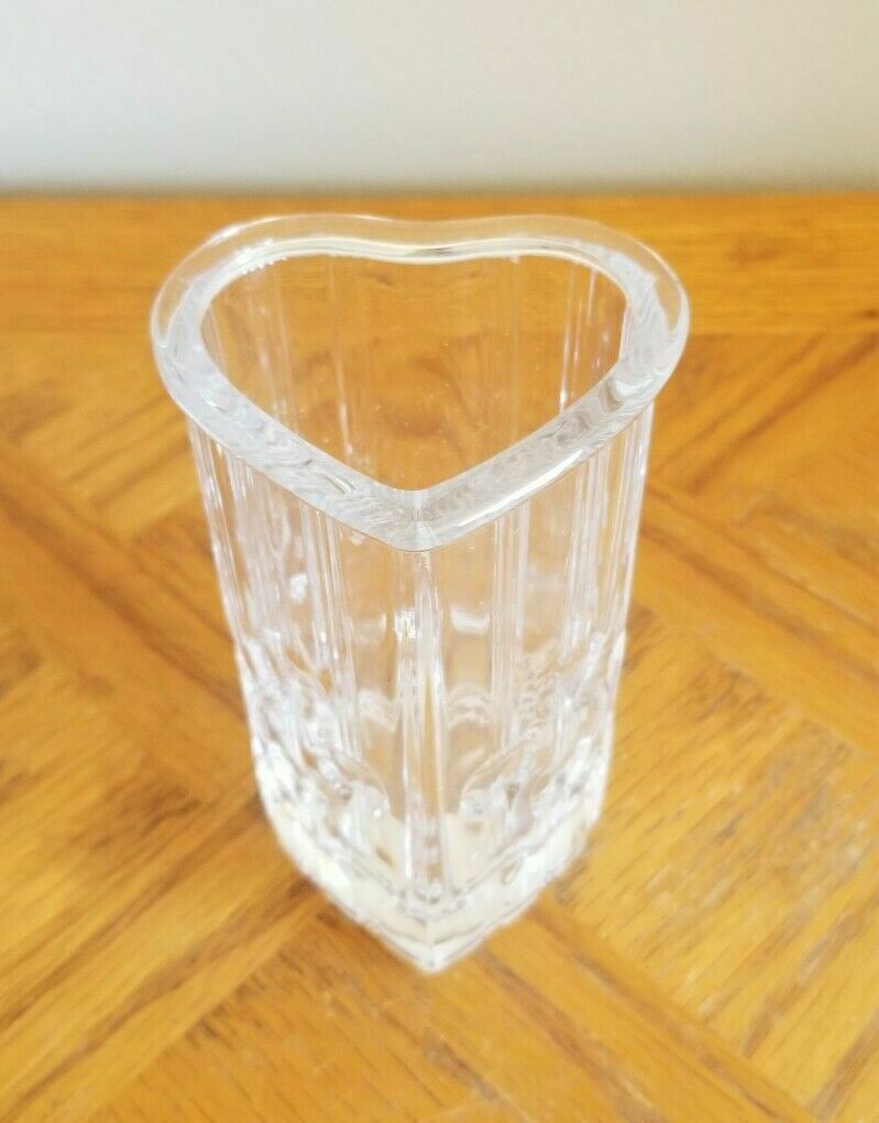 Vintage Fostoria Heart Shaped Vase Clear Glass Ribbed With Hearts Small 5” Avon