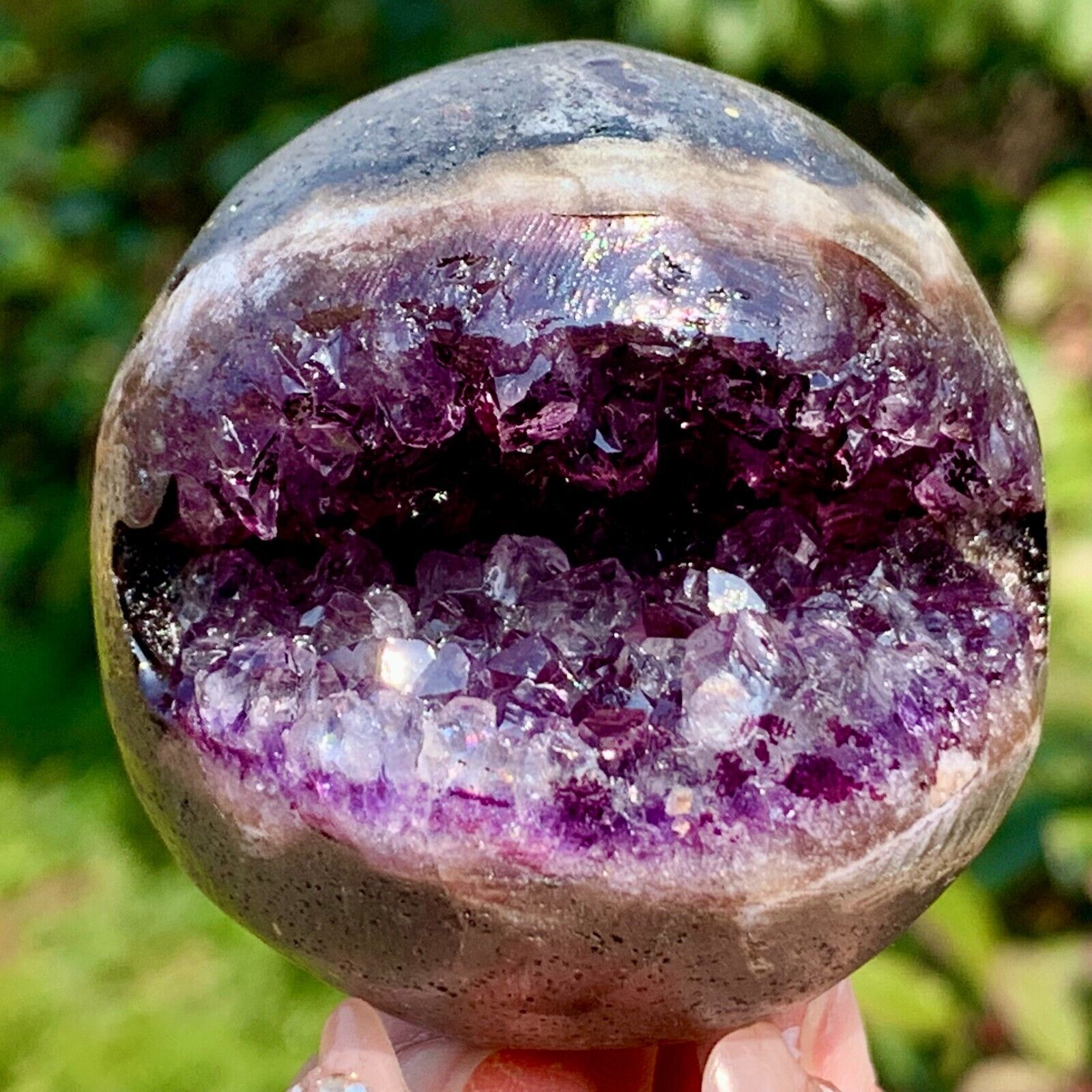 168G   Natural Uruguayan Amethyst Quartz crystal open smile ball therapy