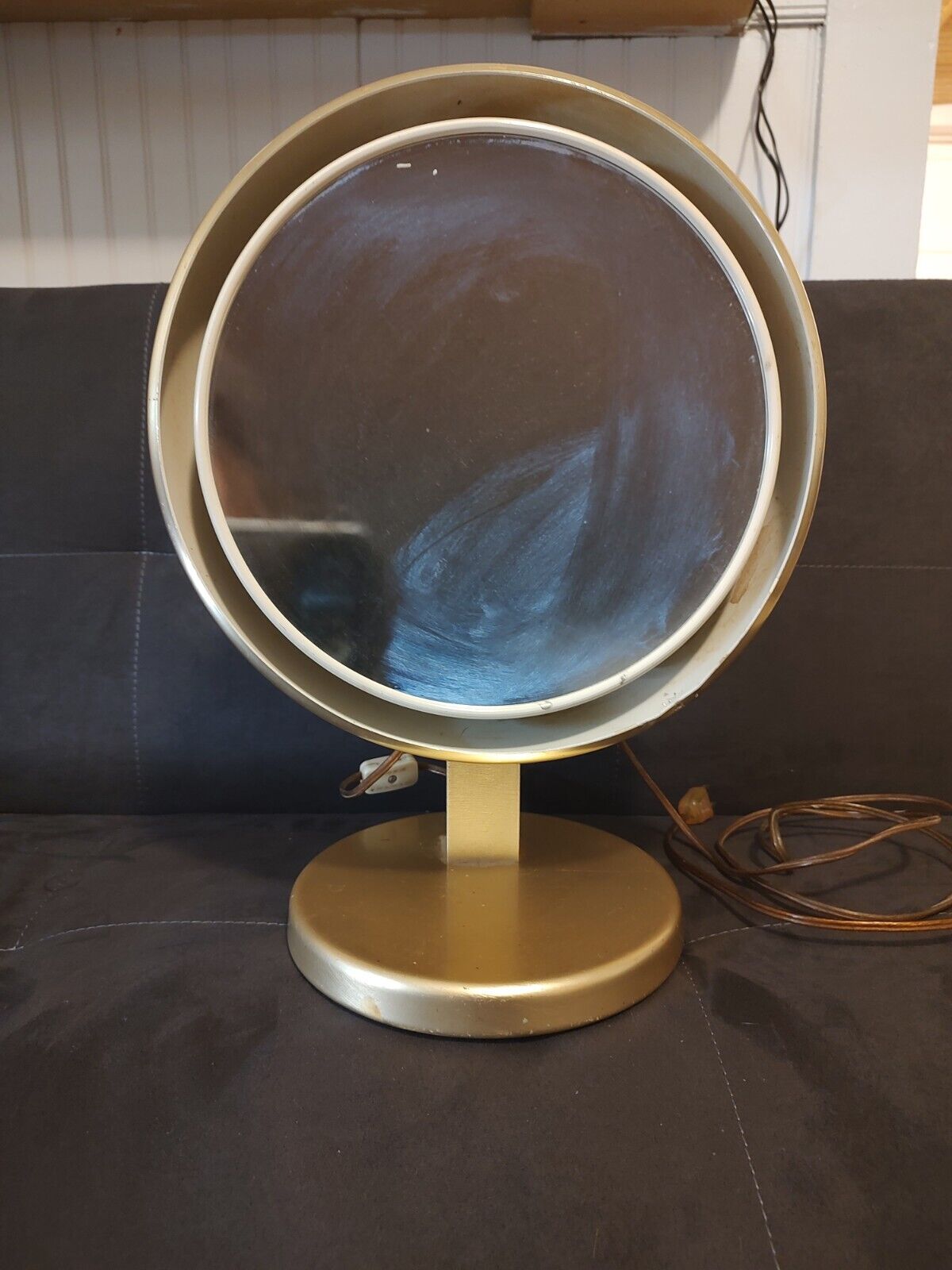 VTG Neiman Marcus Brushed Aluminum 11-3/4 Round Magnified Lighted Make Up Mirror