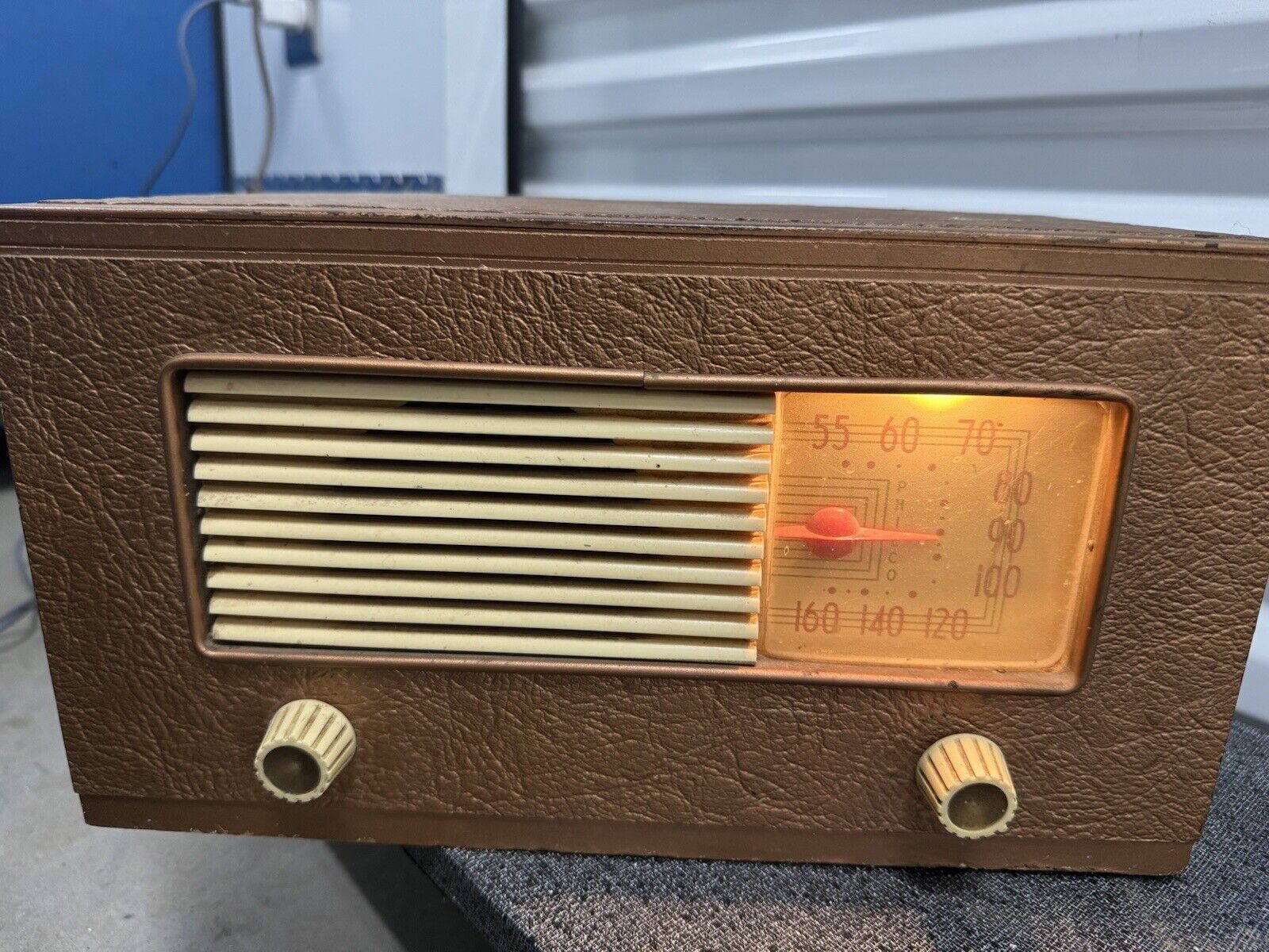 Vintage Philco Tube Radio Leatherette Faux Leather Case 47-205  WORKING