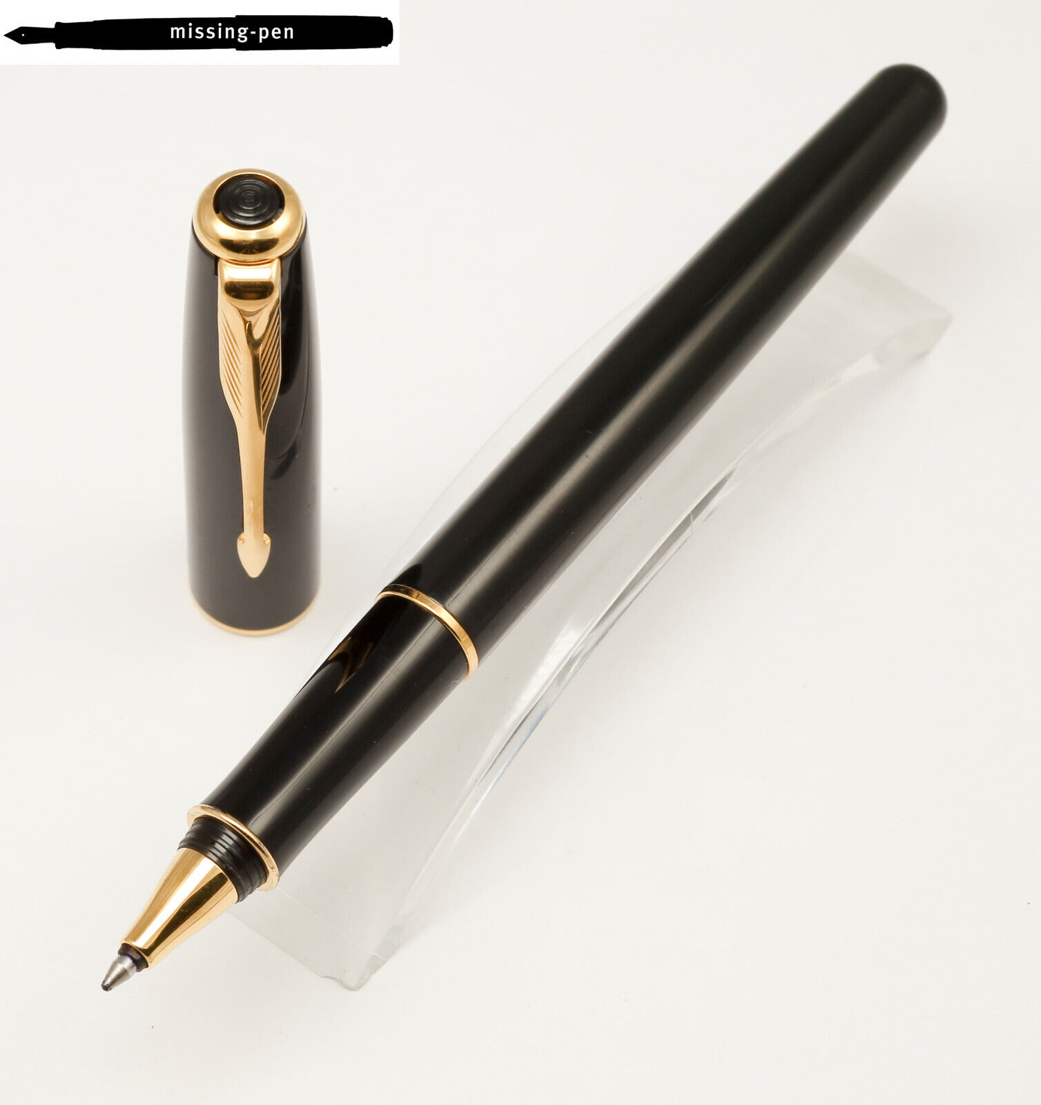 Parker Sonnet Rollerball in Laque Solid Black (small gold ring)