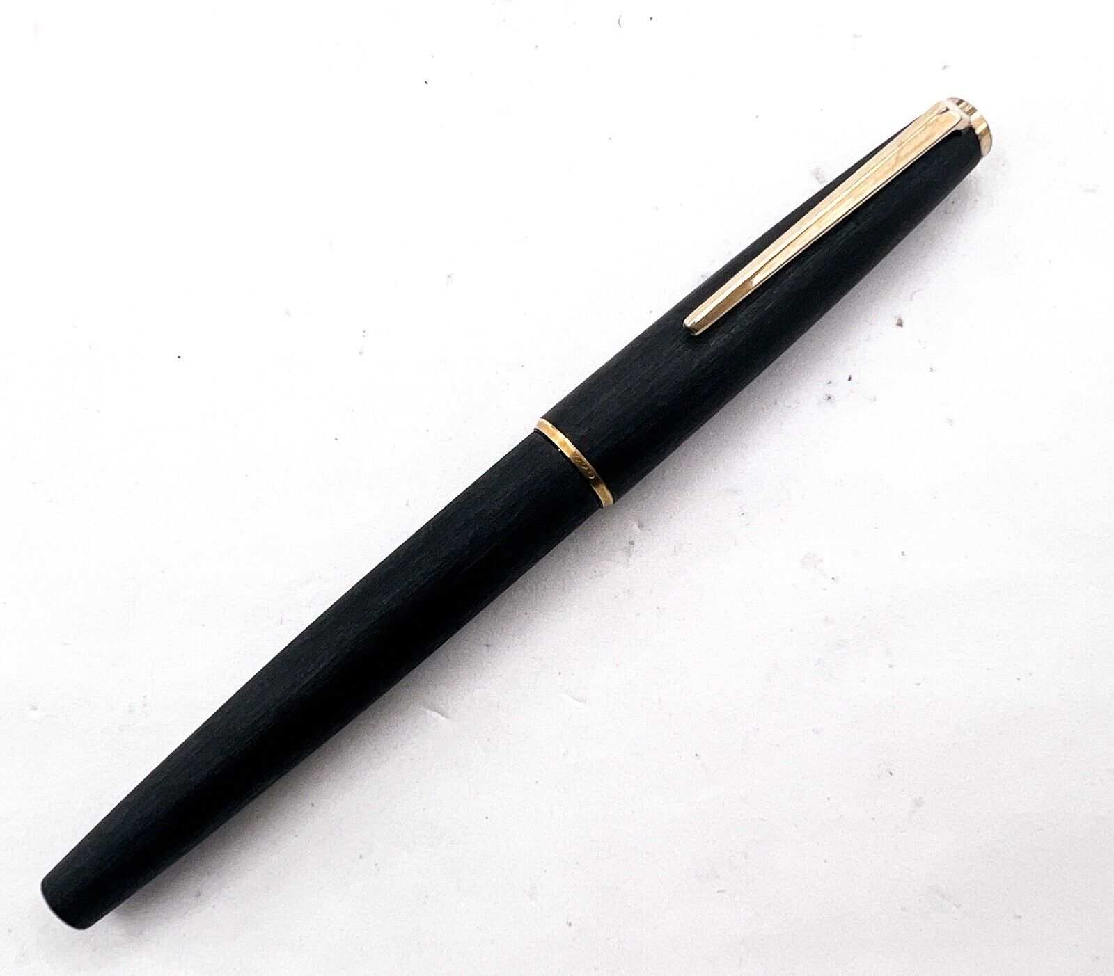 Montblanc No.220 Hairy Design Piston Filler Fountain Pen 585 14k Gold Nib