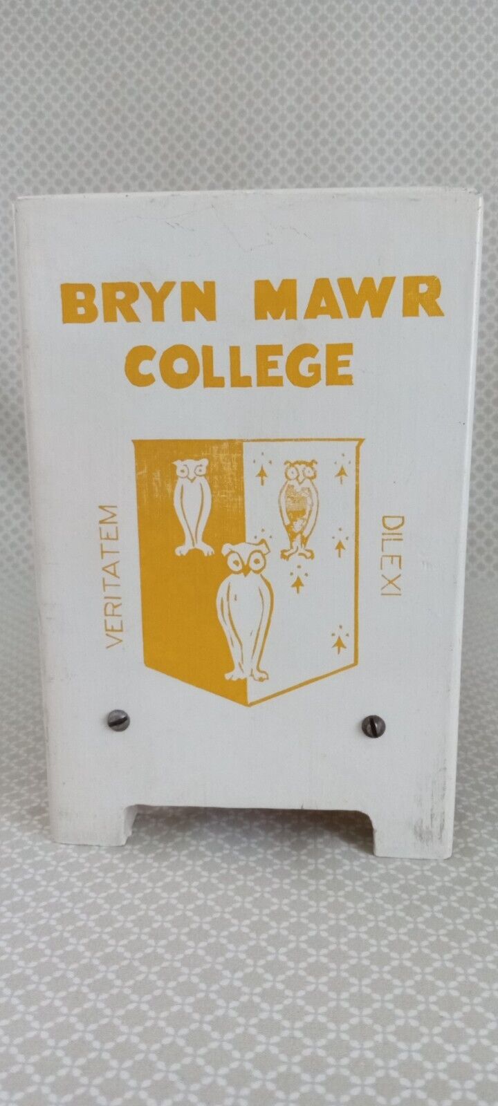 Vtg Bryn Mawr College Small Wood Book Rack Stand Gold White Crest 3 Owls Motto
