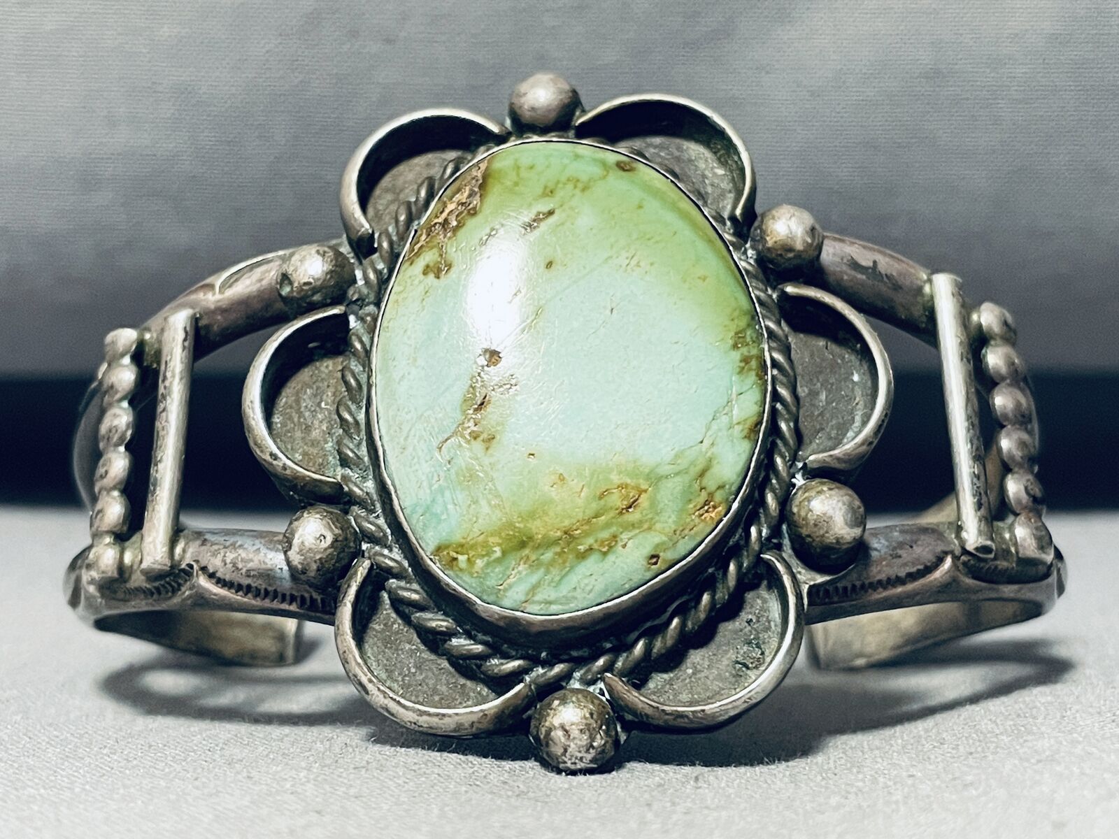 ONE OF FINEST EARLY ROYSTON TURQUOISE VINTAGE NAVAJO STERLING SILVER BRACELET