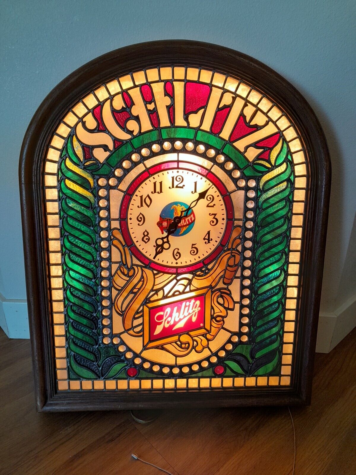 Amazing Vintage 1977 Schlitz Beer Clock Light Bar Sign Faux Stained Glass WORKS