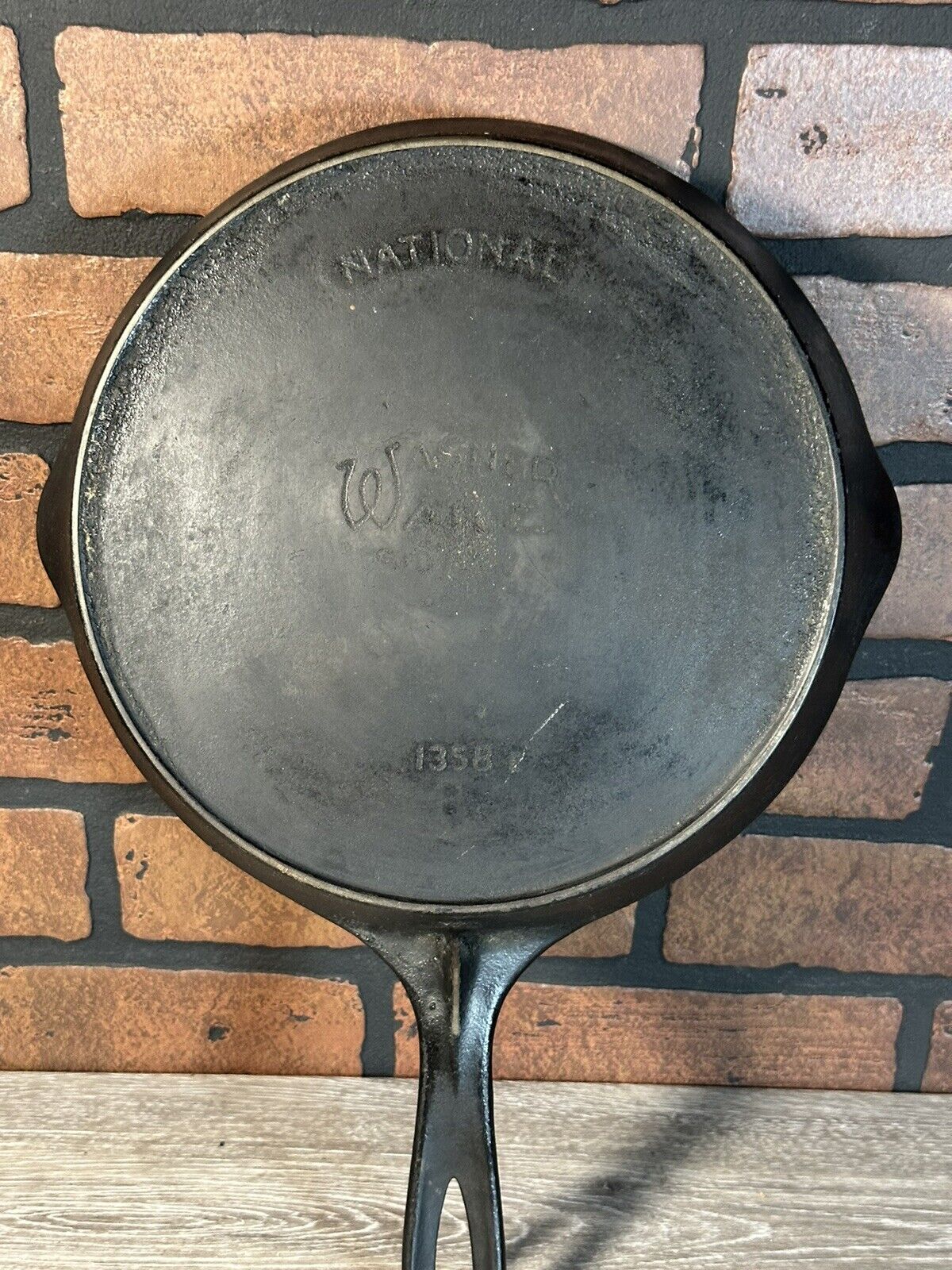 VINTAGE WAGNER WARE NATIONAL #8 1358E CAST IRON SKILLET WITH HEAT RING