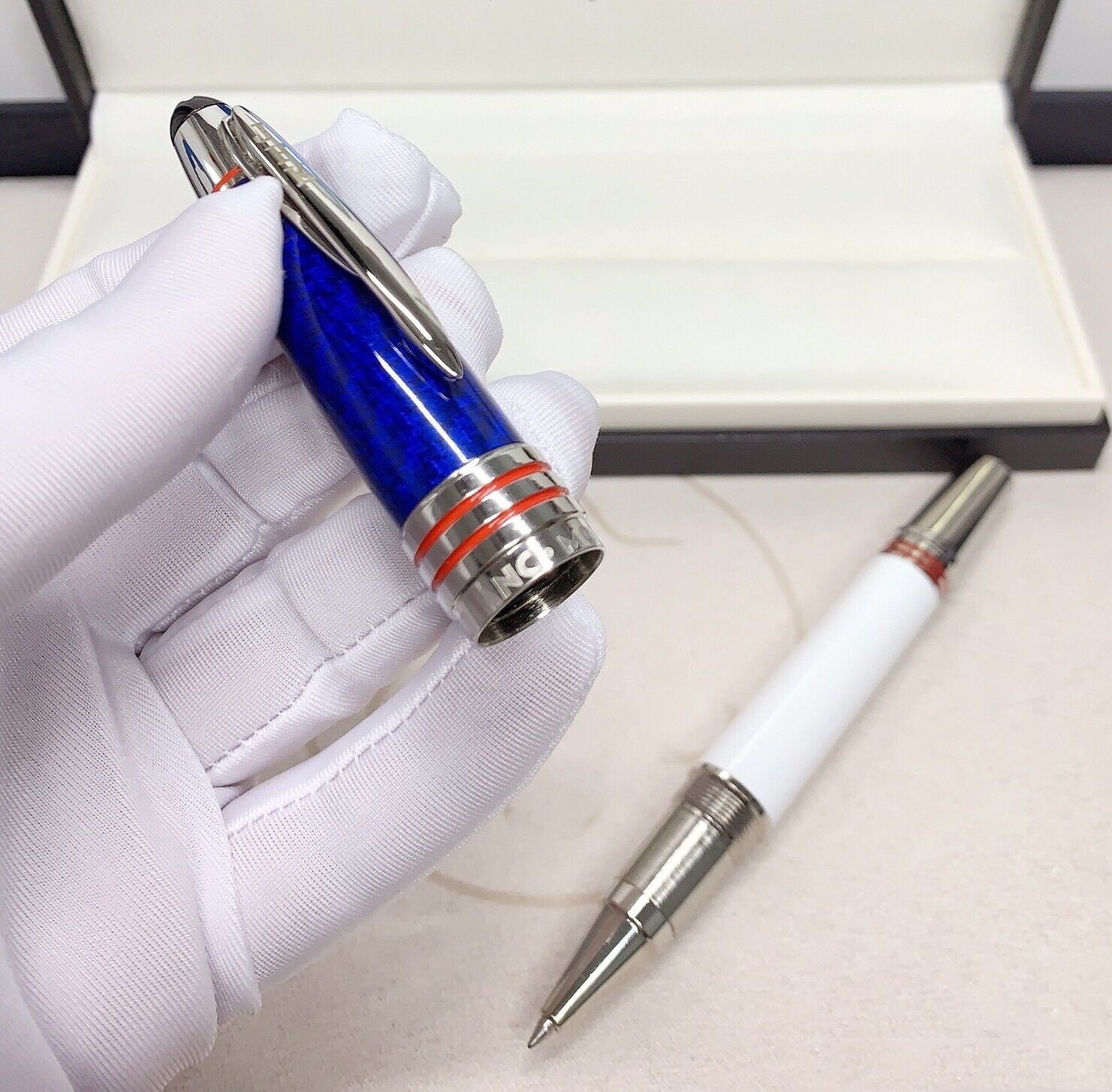Luxury Great Writers Series Blue+White Color 0.7mm Rollerball Pen