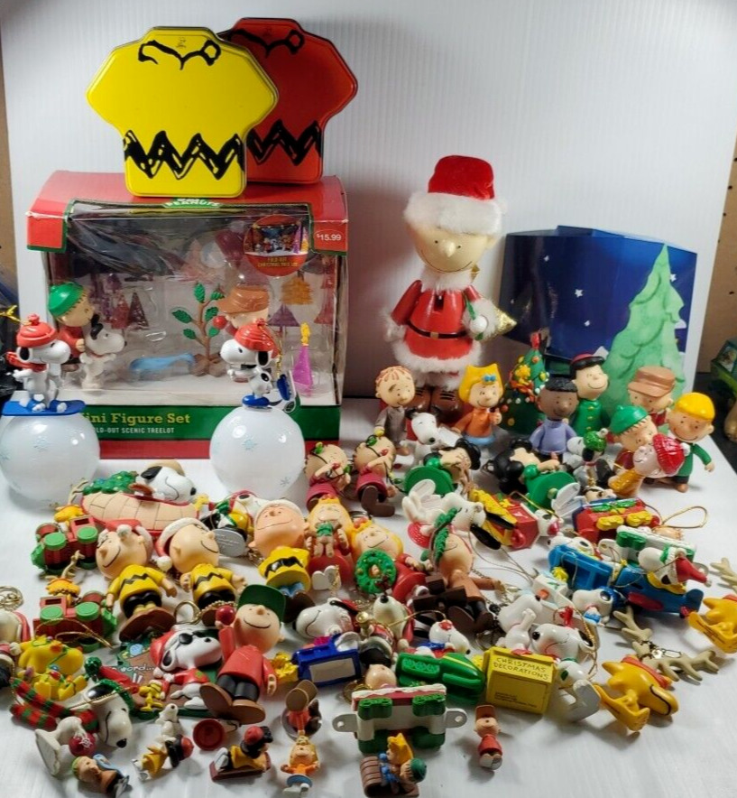 Huge Lot Of Peanuts Gang Figures & Christmas Ornaments PVC Snoopy Nativity