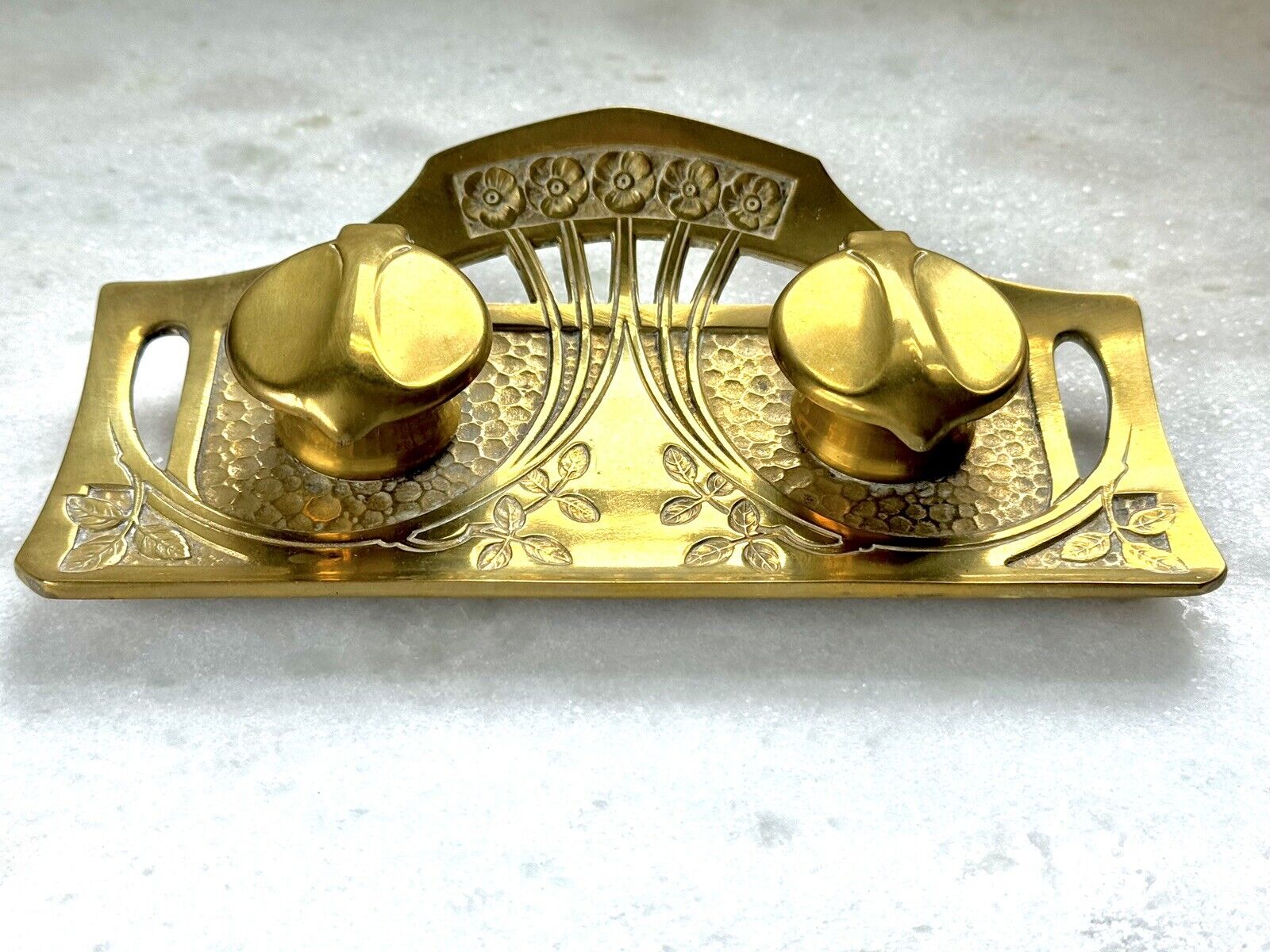 GESCHUTZT GORGEOUS Antique Art Nouveau Solid Brass Inkwell  - Jugendstil