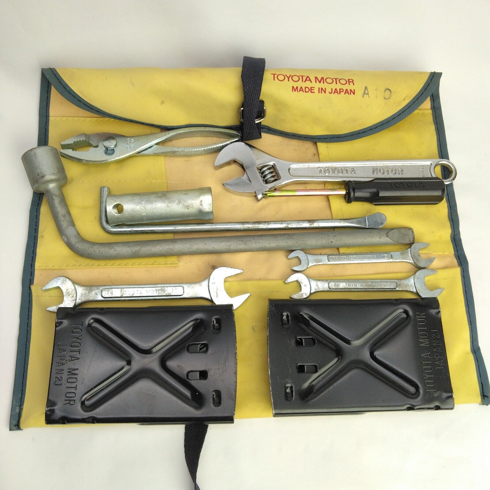 TOYOTA MOTOR Roll Bag Vintage Adjustable Wrench Plier Plug Wrench Hand Tool Set