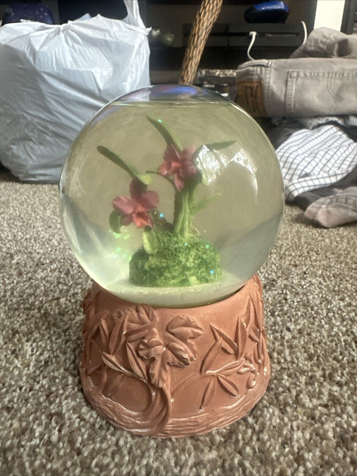 VINTAGE SILVESTRI MUSICAL SNOWGLOBE Pink Daffodils WIND-UP SNOWDOME Music Works