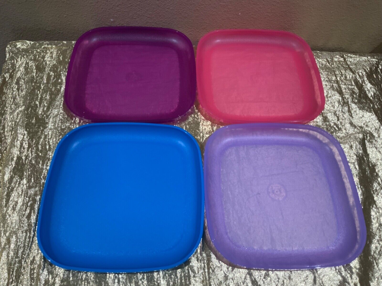 New Set 4 Tupperware Luncheon Plates 8” Square Raised Sides Beautiful & Colorful