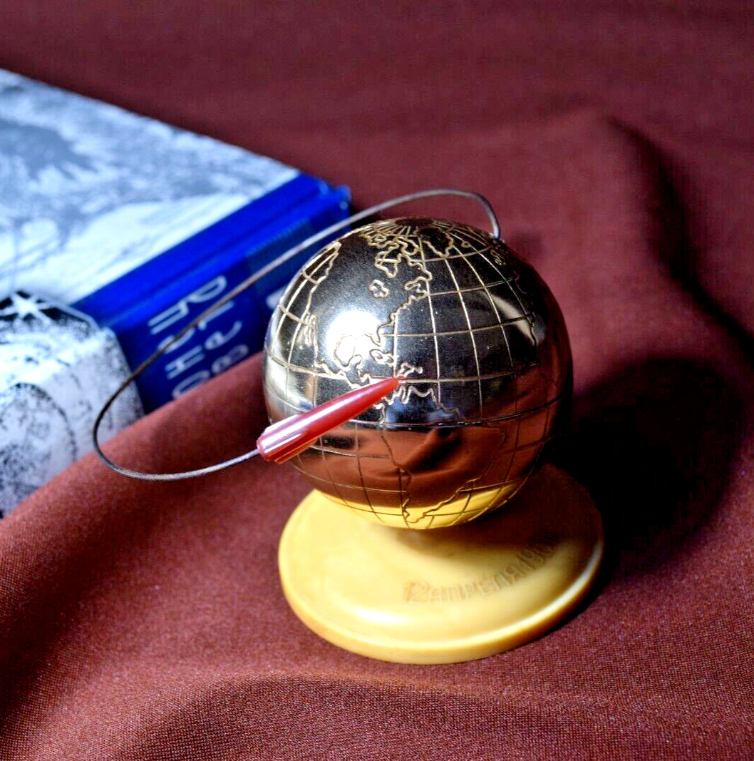 Vintage Soviet figurine space Souvenir Globus Gagarin 12 April 1961 Vostok USSR