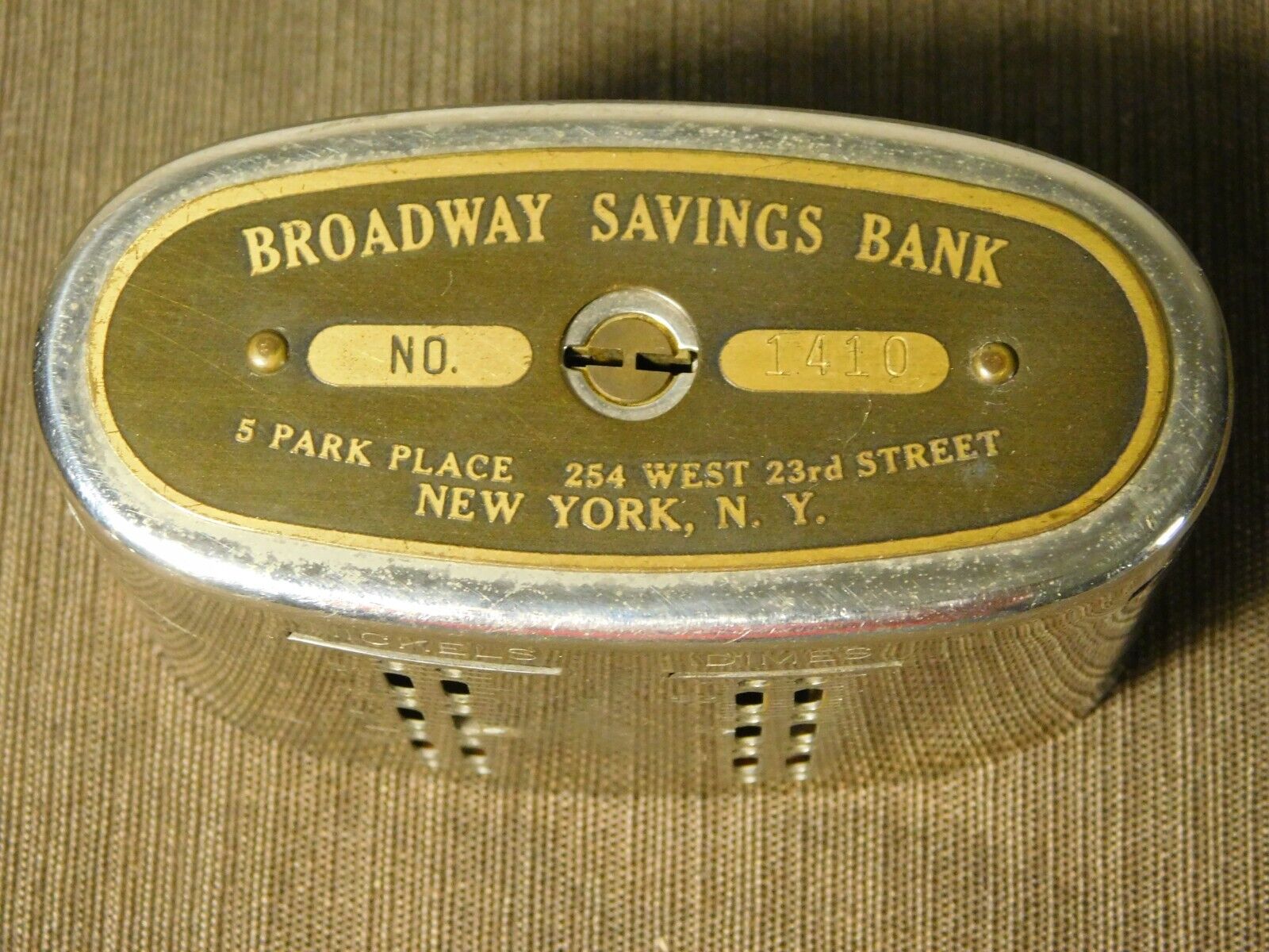 VINTAGE BROADWAY SAVINGS BANK NY METAL PROMO BANK  *NO KEY*