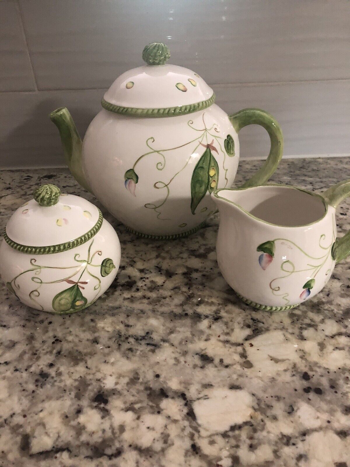 Chelsea House Porcelain Tea Set Teapot, Sugar bowl and Creamer Italy