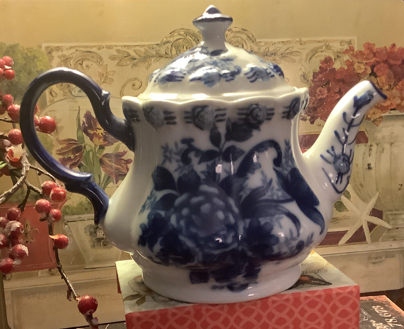 Flow Blue~Blue & White~Floral Teapot~7”H x 8.25”Beautiful/Detailed~FREE SHIP 💙