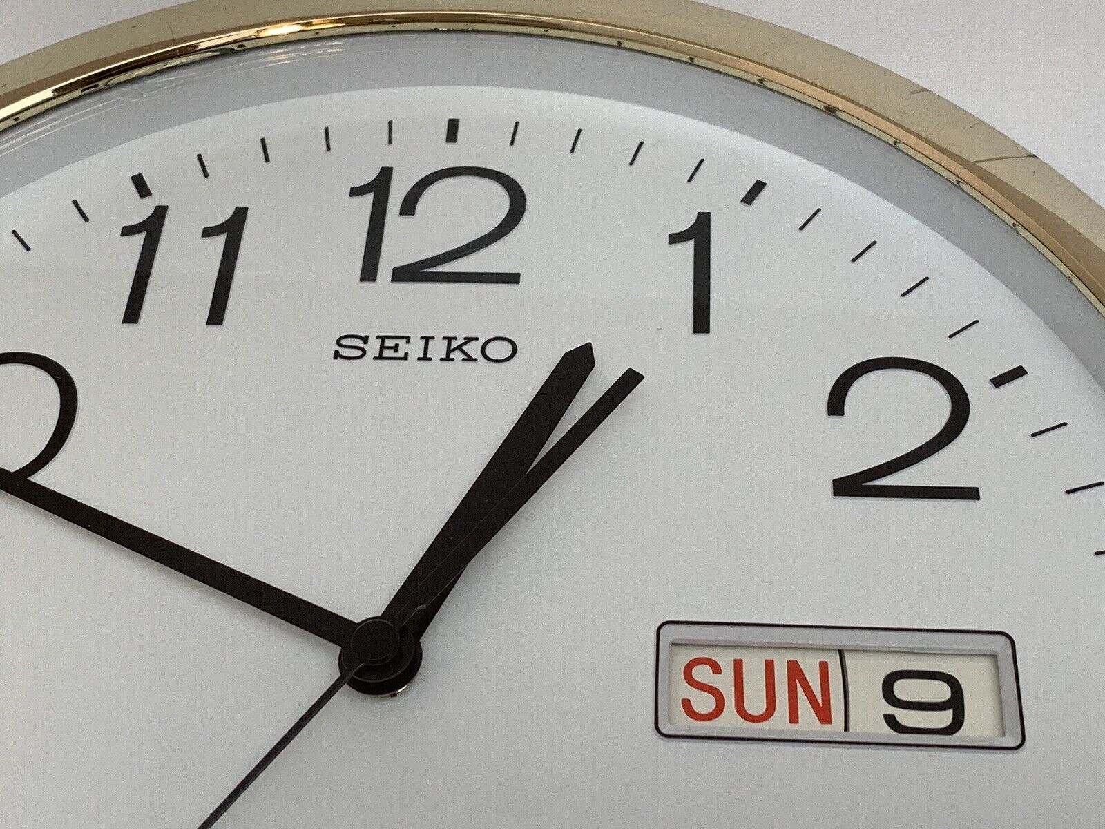 Vintage Seiko Quartz, Wall Clock  QXL001 ( Time And Date) White Face/Silver Rim.