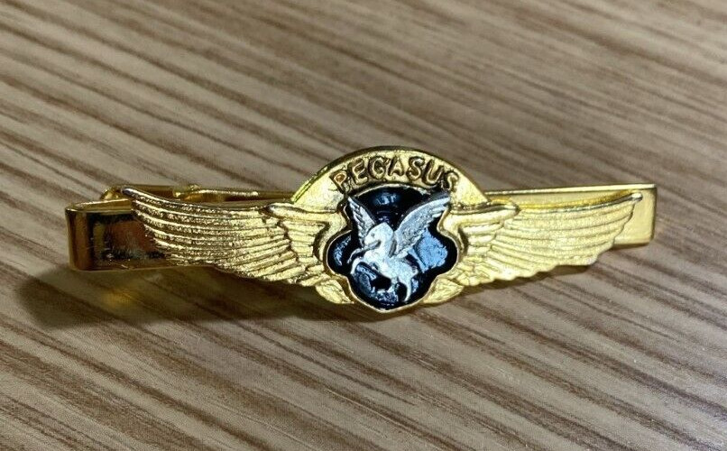 TURKISH -- PEGASUS Air Airlines Airway - PILOT TIE BUCKLE - Wings - pin Badge