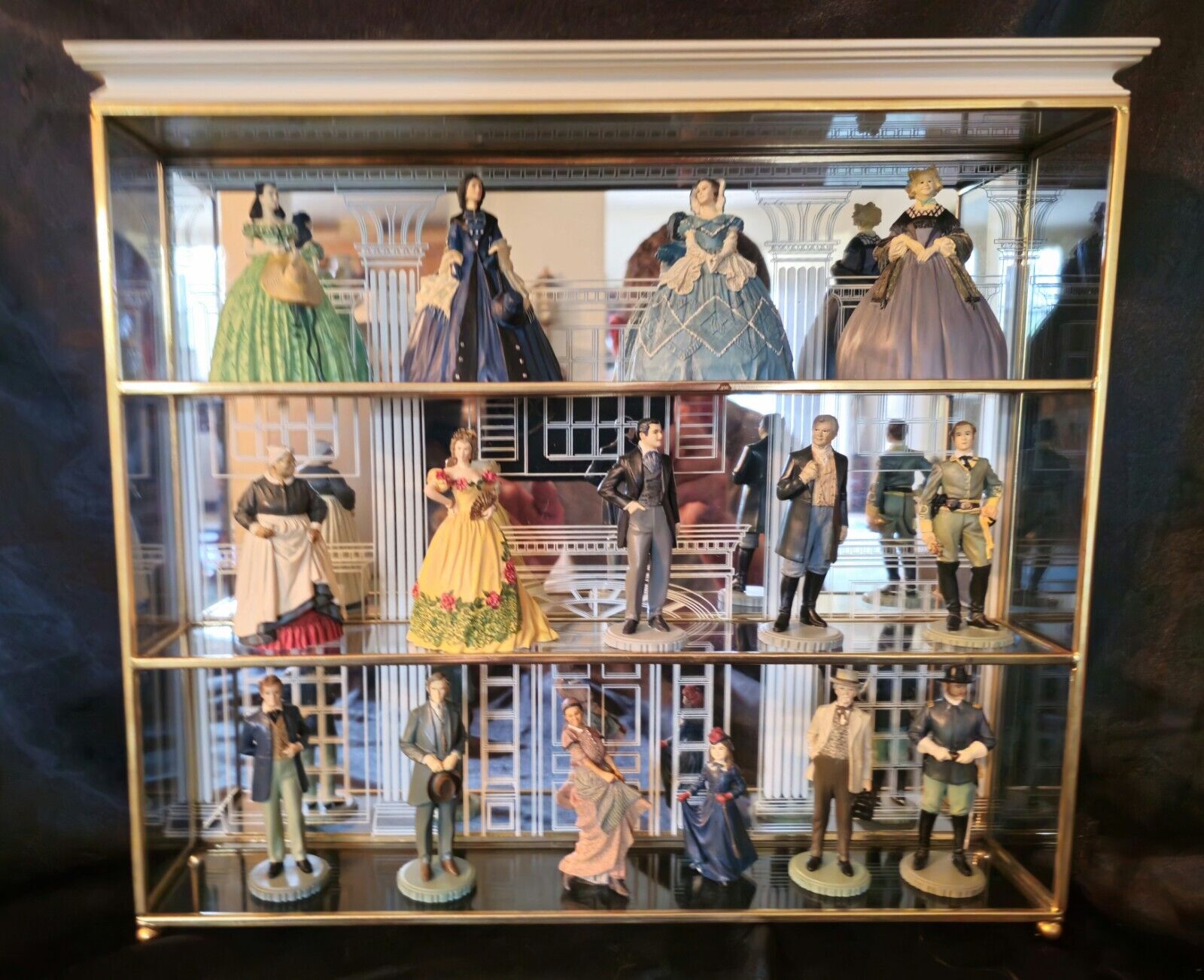 Franklin Mint “Gone With the Wind” Collector 15 Figurine Set w Case 1990