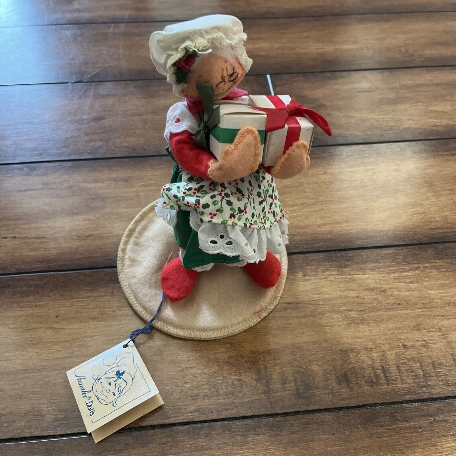 Vintage Anna Lee '92 Mrs.Claus With Gifts