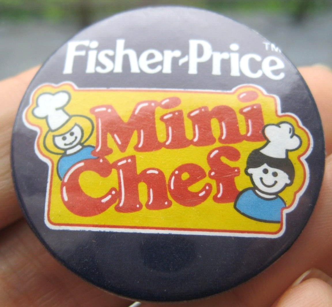 FISHER PRICE MINI CHEF vintage 1980s  CHILDS TOY promotional 38mm pin BADGE