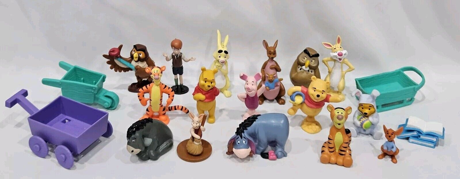 Disney Store Winnie the Pooh PVC Figure Playset 