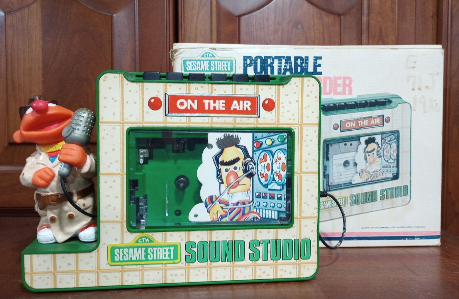 Rare Vintage 1977 Sesame Street Portable Cassette Recorder w/ Mike & Box - Works