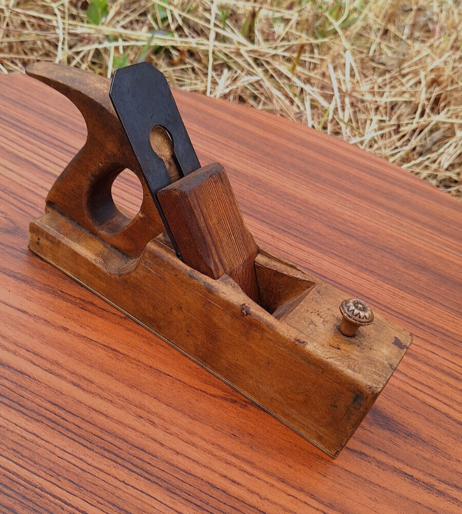 FINE USER 19TH CENTURY MARKED SMOOTH WOODWORKING PLANE ANTIQUE 1800S