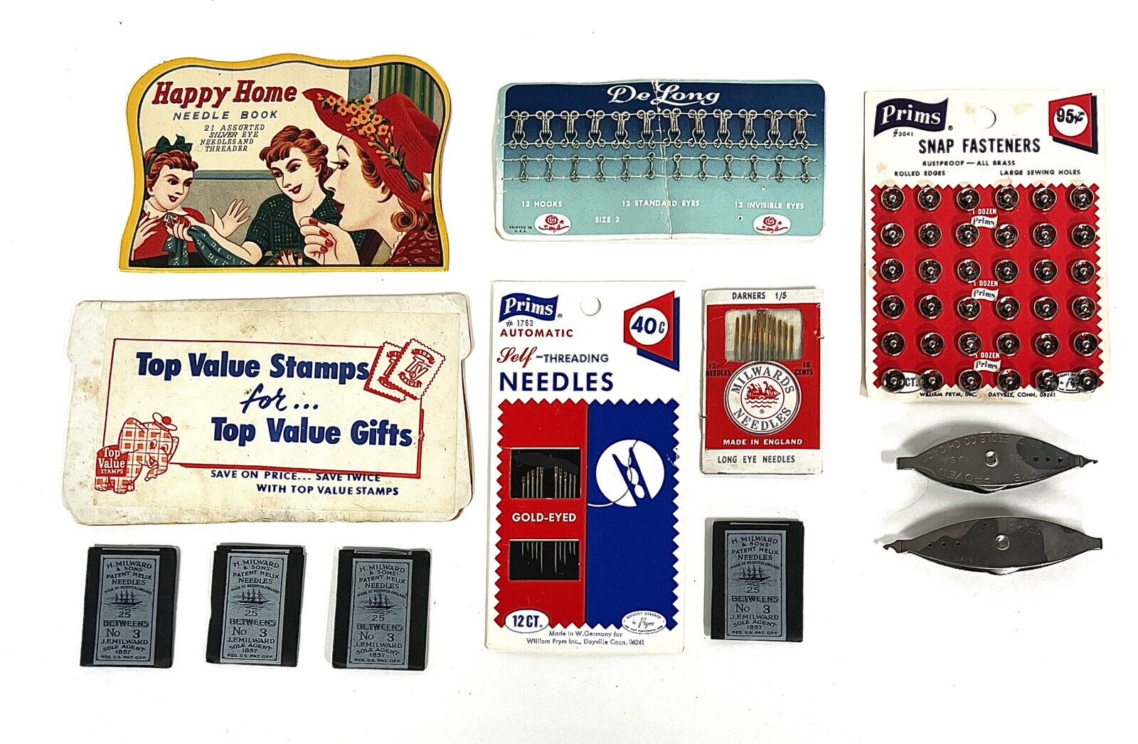 Lot Of Vintage Sewing Items Tatting Shuttles Snaps Needles Hook & Eyes