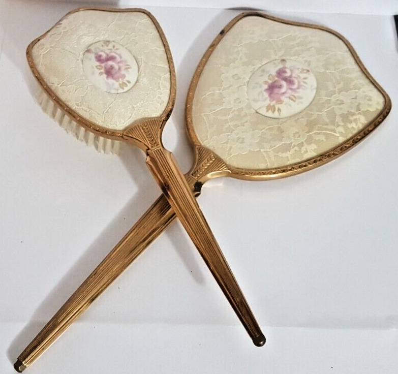 VINTAGE DELINA BRUSH AND MIRROR SET MADE ENGLAND GOLD TONE COLLECTIBLE
