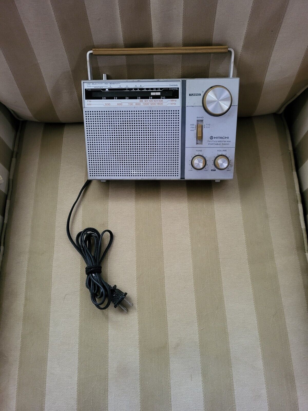 Vintage Hitachi Radio