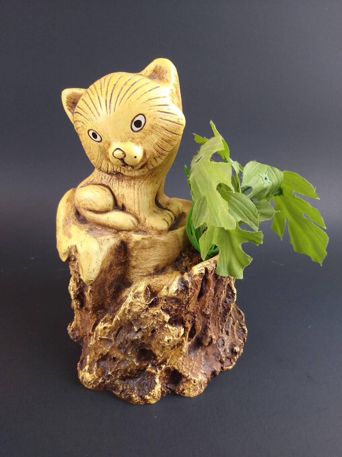 Vintage Cat on Stump Wood Looking  Light Weight Unique Kitsch Resin or Syroco