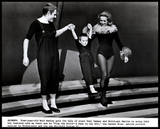 Millicent Martin + Tony Tanner (1966) ❤⭐ Warner Bros Original Vintage Photo K 5 picture