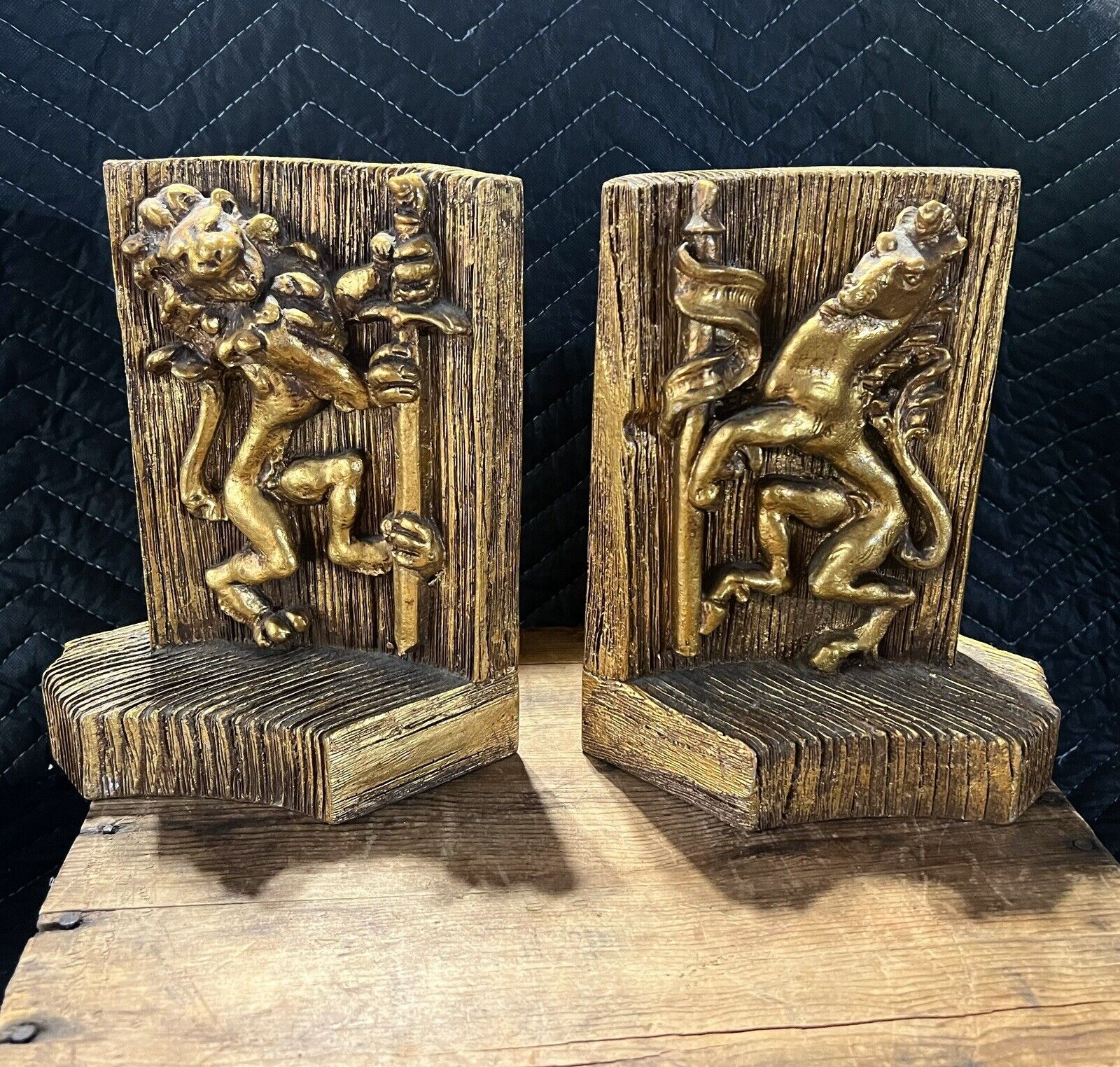 Stunning Vintage Large Heavy Gold Regal Lion Horse Royal Coat Of Arms Bookends