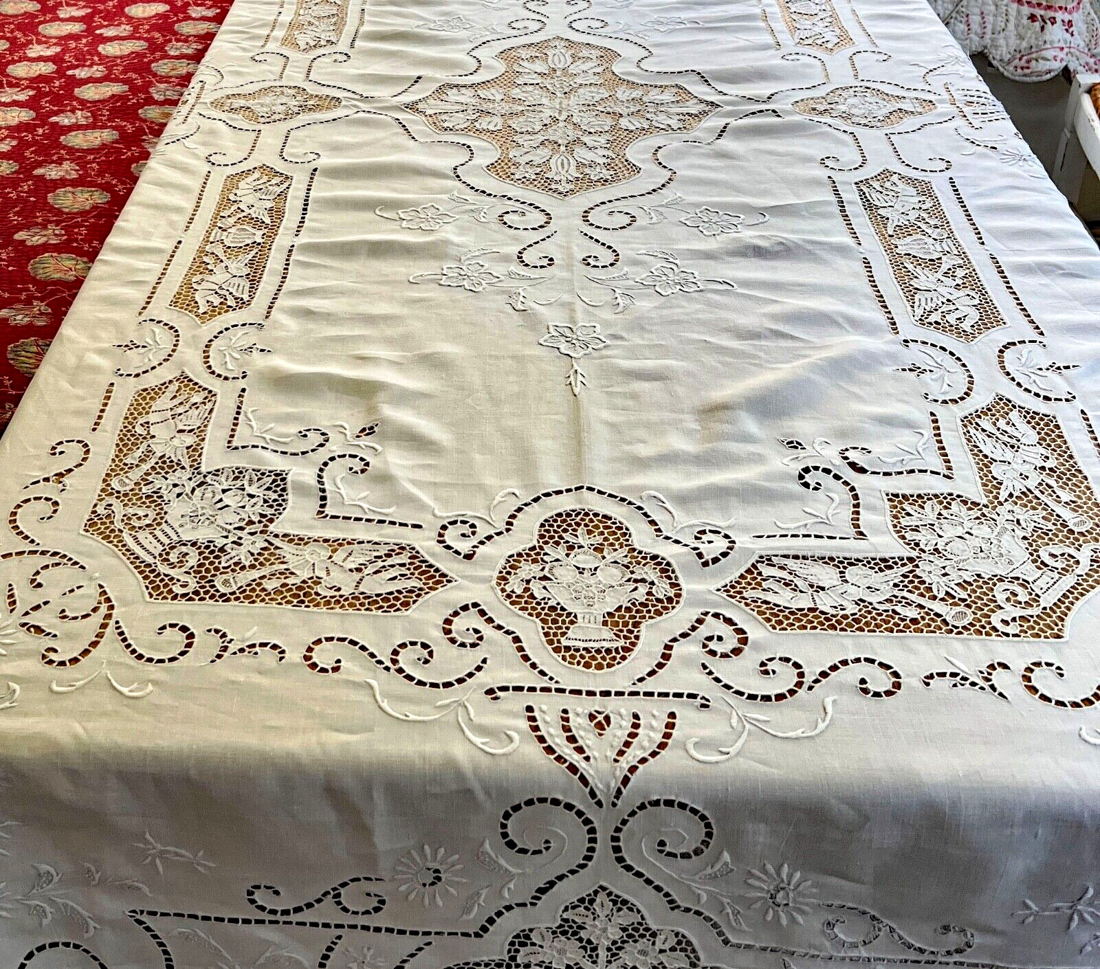 Vintage Linen Banquet Tablecloth w/Floral Richelieu & Needlelace Putti ZZ156
