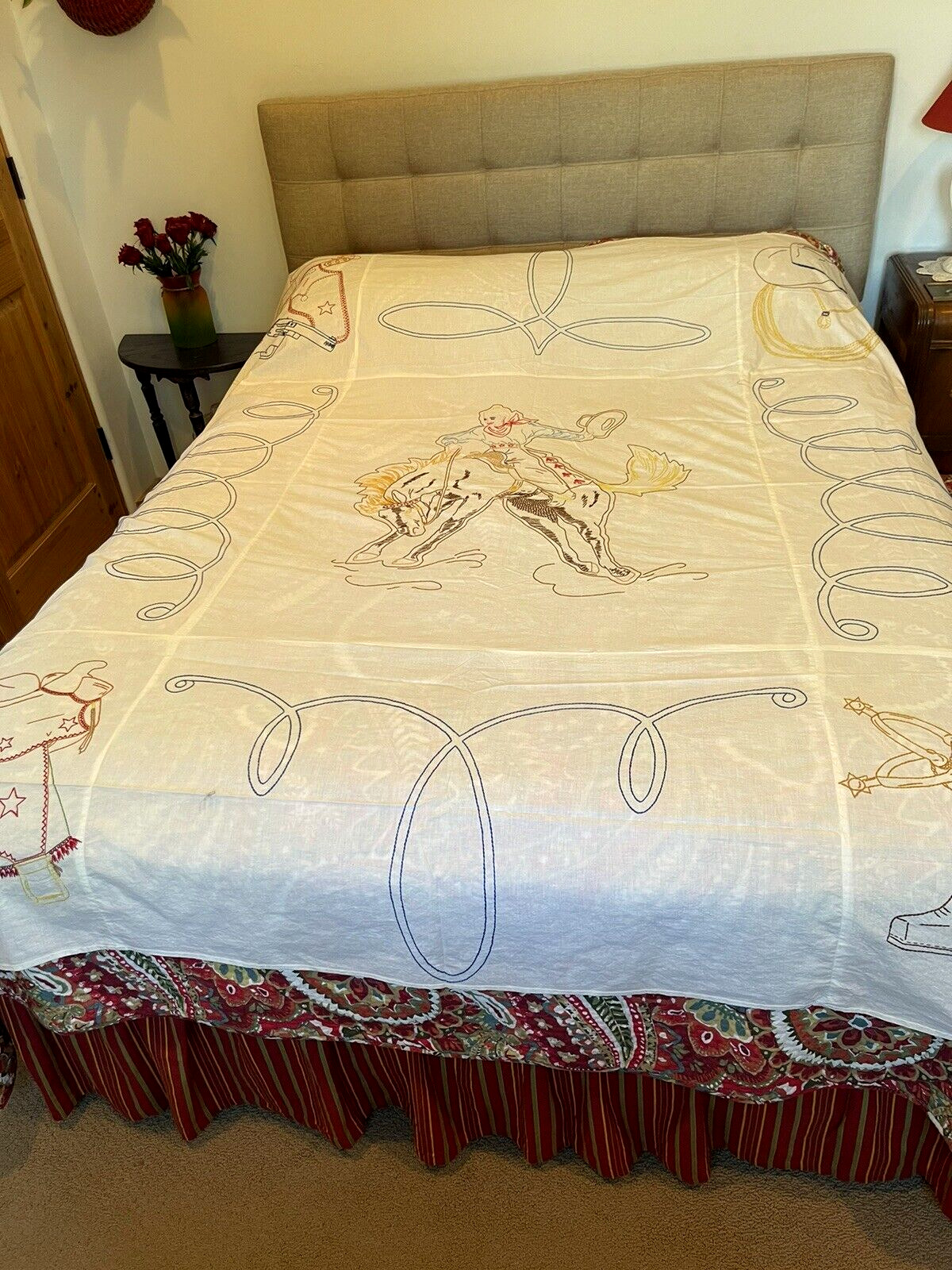 Vtg Hand Embroidered Western Cowgirl Horse Saddle Gun Bedspread Coverlet 69x83