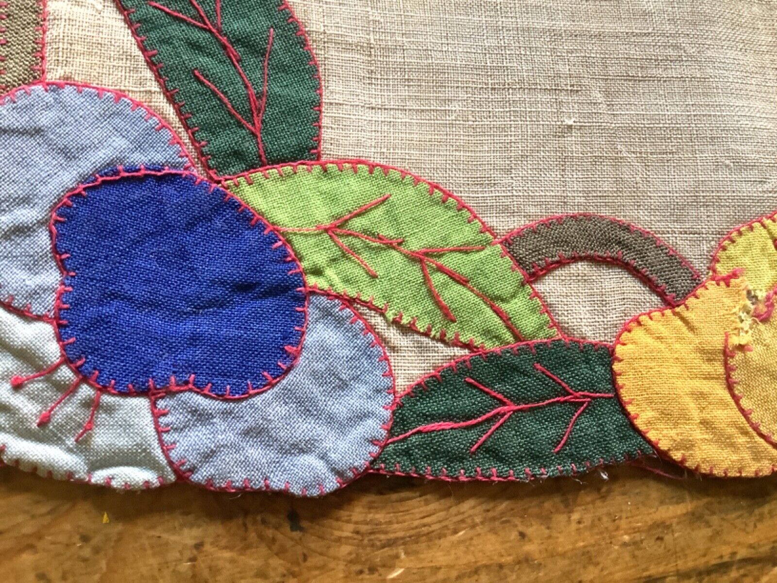 Vintage Linen Table Runner Mat Applique Flowers Hand Applied