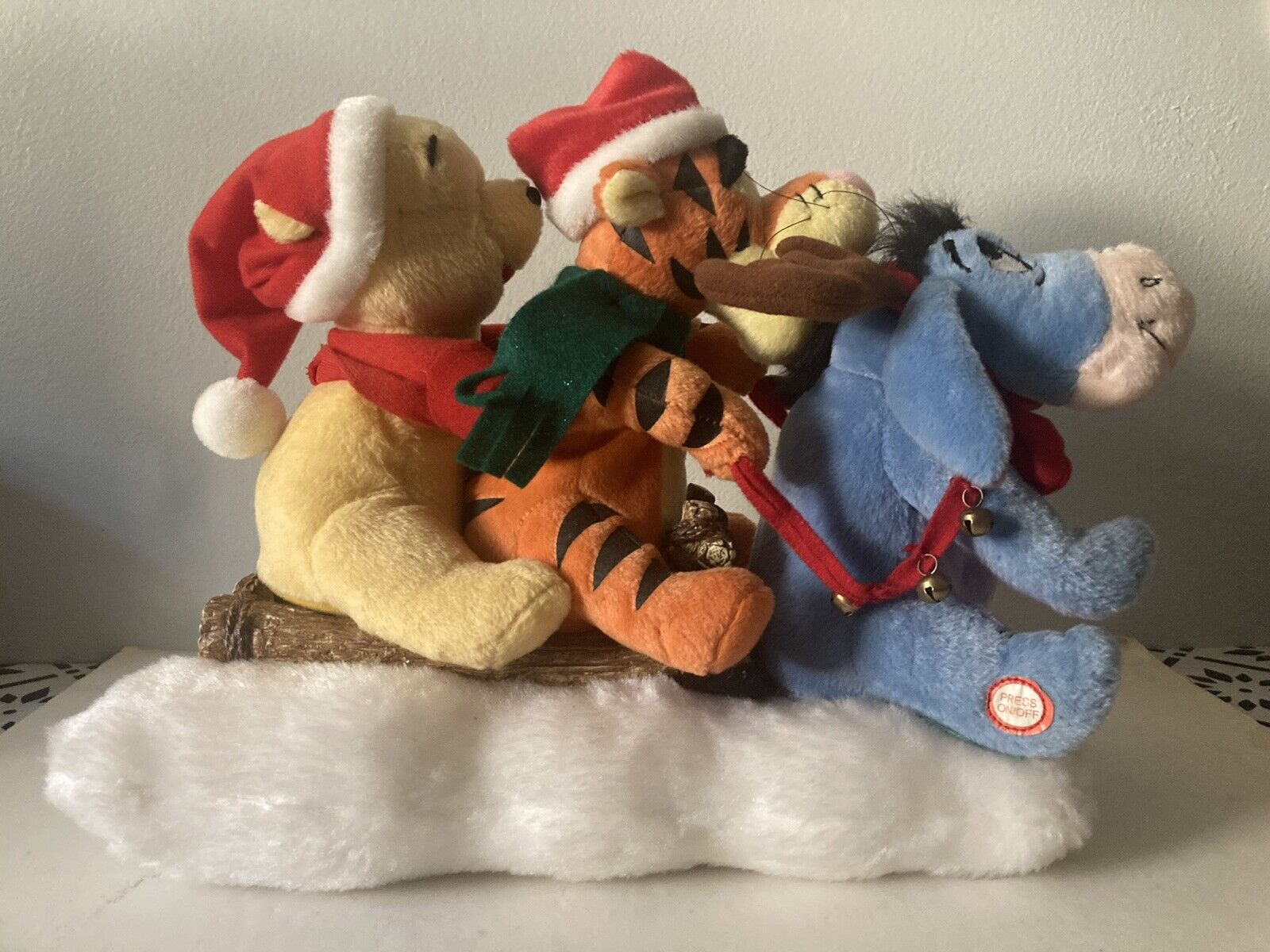 Disney Winnie the Pooh Tigger Eeyore Christmas Sleigh Ride Animated Plush GEMMY